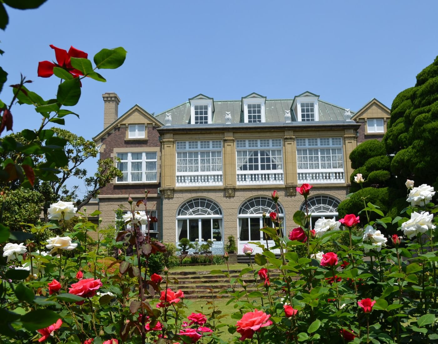 🏛️ 하토야마 회관 (鳩山会館)
